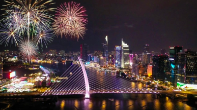 🇻🇳 SỰ KIỆN 30/4 TP.HCM 2025: LỊCH TRÌNH DIỄU HÀNH & NHỮNG HOẠT ĐỘNG KHÔNG THỂ BỎ LỠ